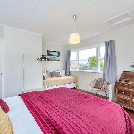 Sunny & Cozy Home Near Western Springs Auckland Exteriör bild