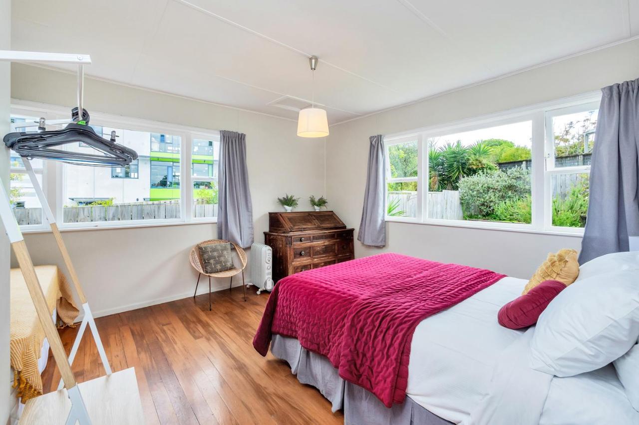 Sunny & Cozy Home Near Western Springs Auckland Exteriör bild