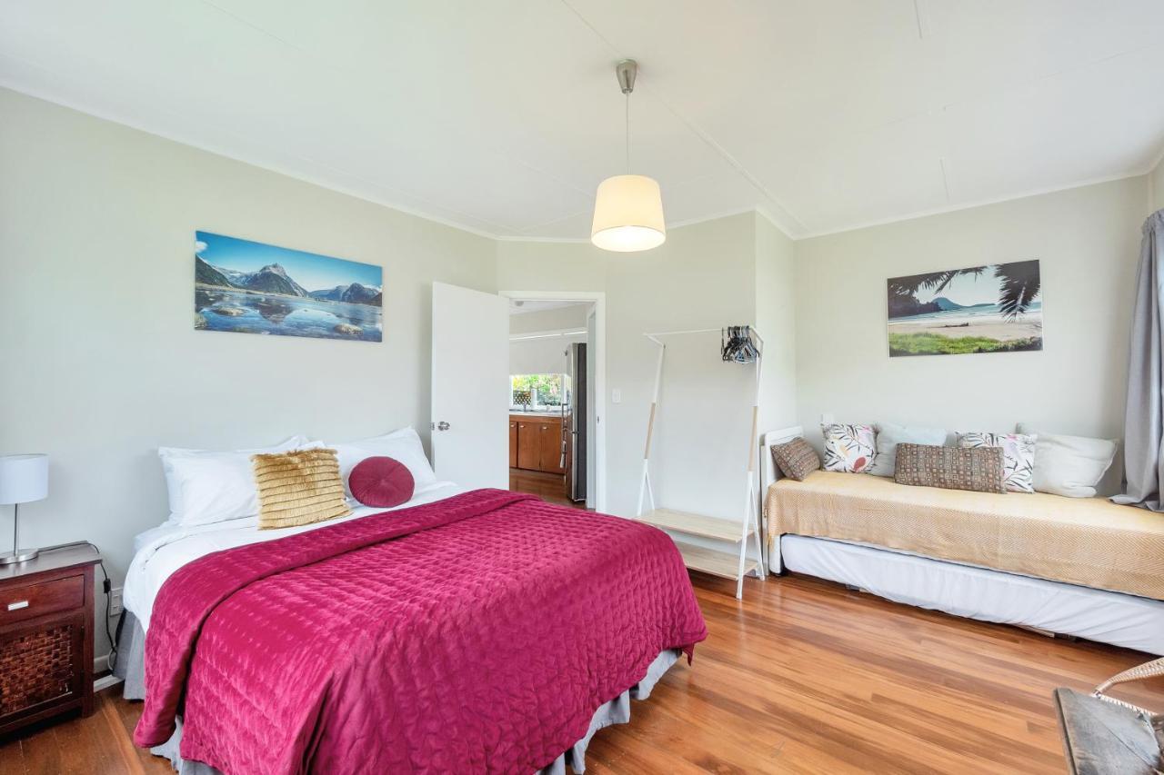 Sunny & Cozy Home Near Western Springs Auckland Exteriör bild