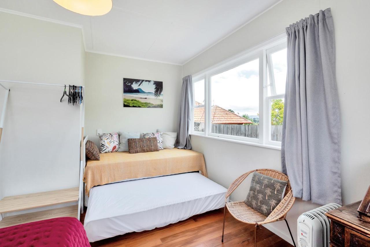 Sunny & Cozy Home Near Western Springs Auckland Exteriör bild