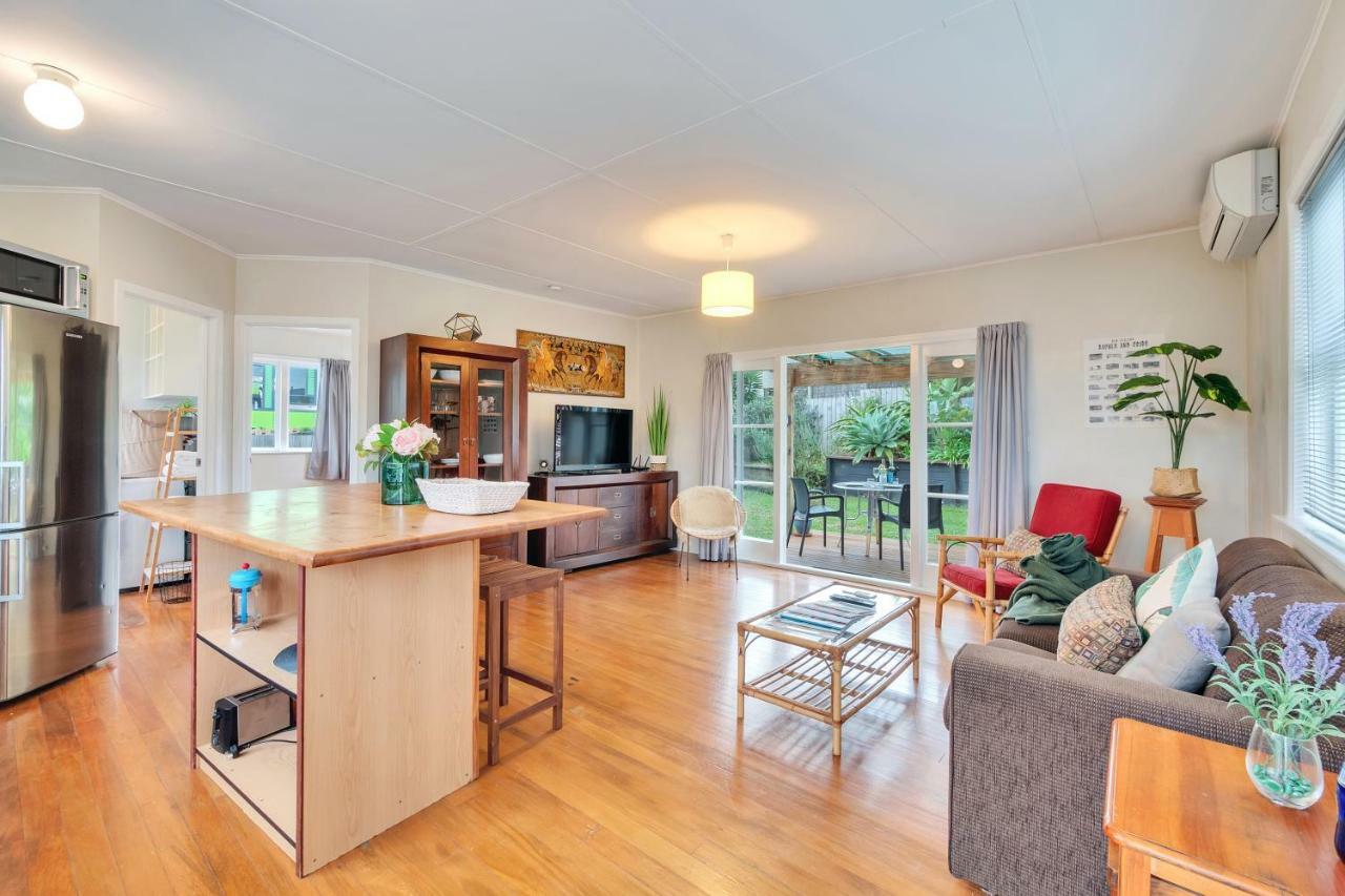 Sunny & Cozy Home Near Western Springs Auckland Exteriör bild