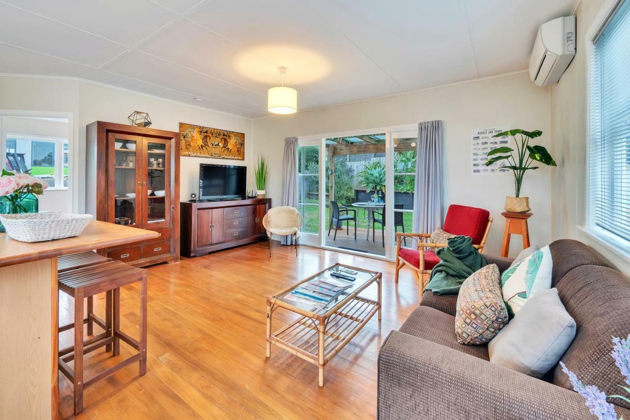 Sunny & Cozy Home Near Western Springs Auckland Exteriör bild